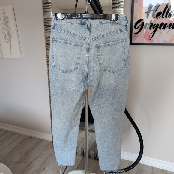 Old Navy Light Blue Denim Jeans - Picture 2 of 3